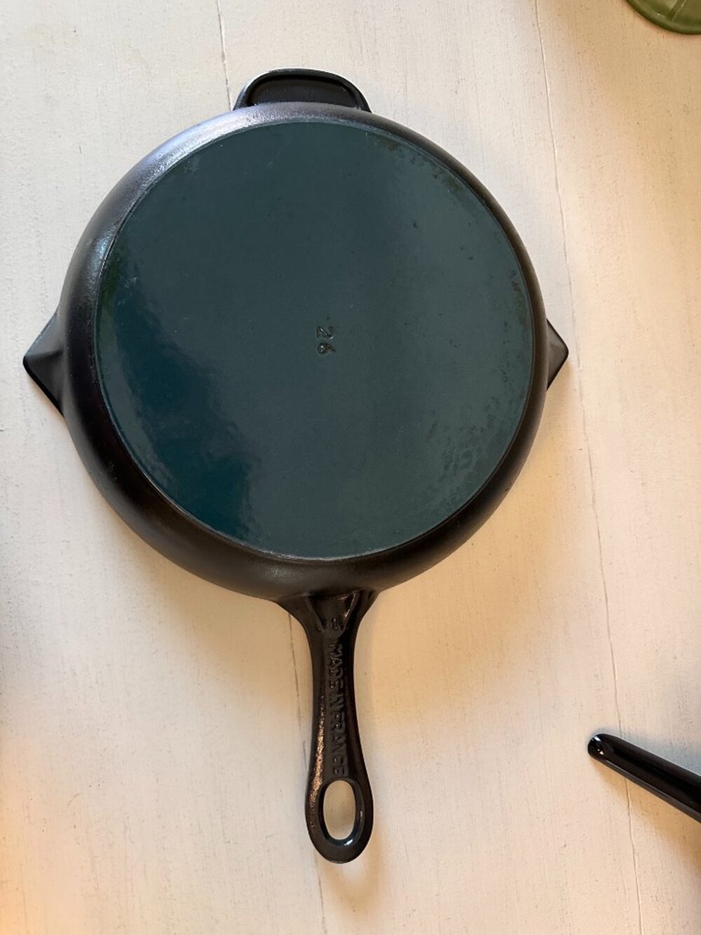 Staub Cast Iron Skillet in Matte Black-VGUC - Picture 3 of 6